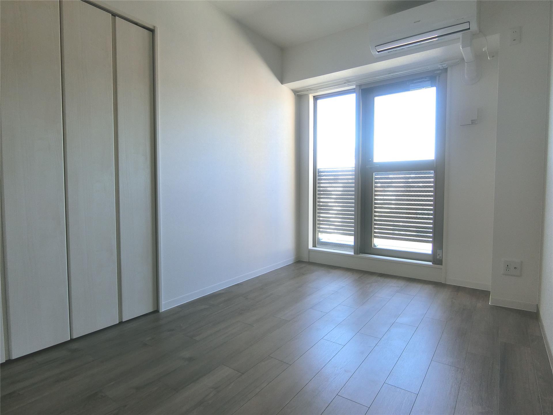 居室・リビング　快適に過ごせるエアコン付きの洋室6帖♪（同仕様画像）