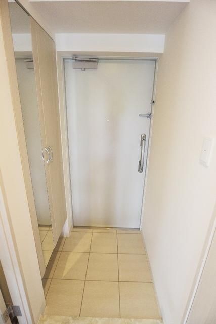 玄関　お部屋探しは株式会社　タウンハウジング　までお気軽にお問合…