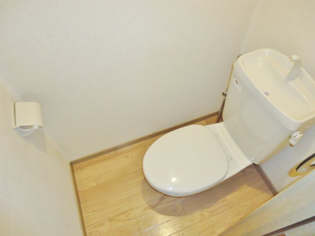 トイレ　温水洗浄便座