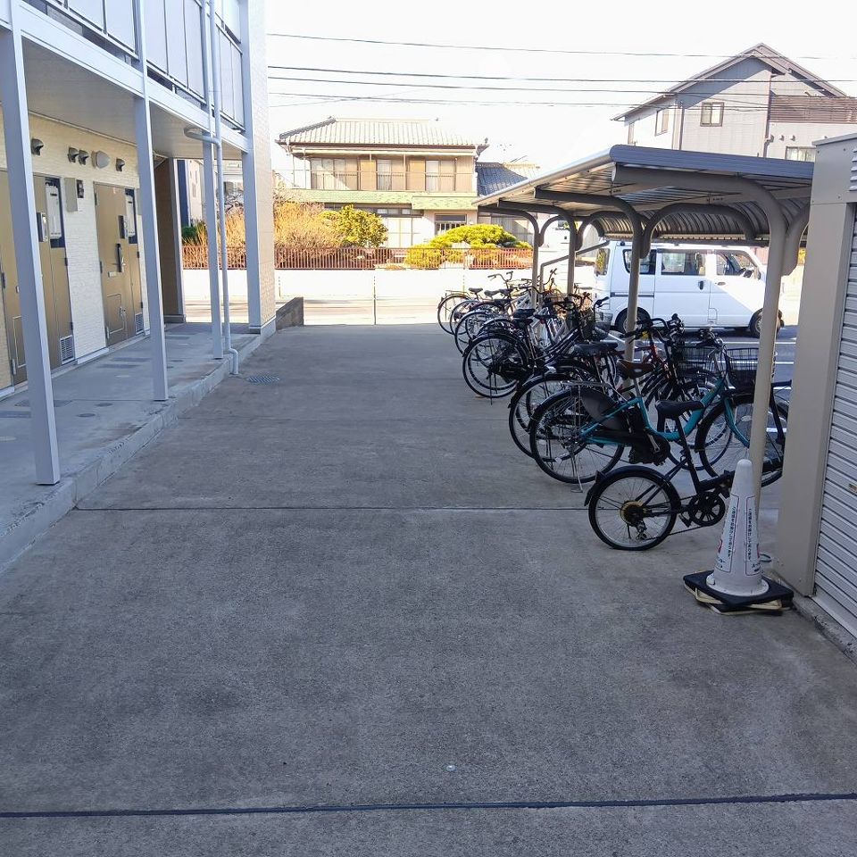 その他共有部分　屋根付き駐輪場