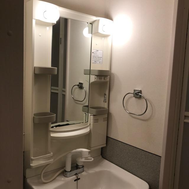 洗面設備　使いやすい洗面所です