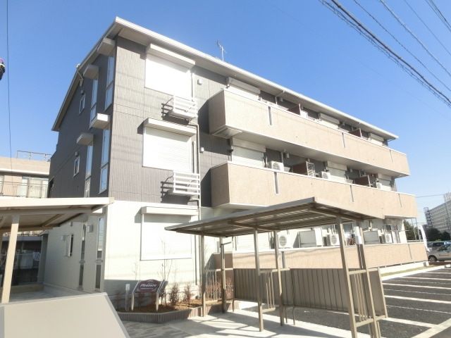 建物外観　２０１３年築のオール電化アパート