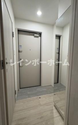 玄関　※建築中のため同施工会社参考写真となります。