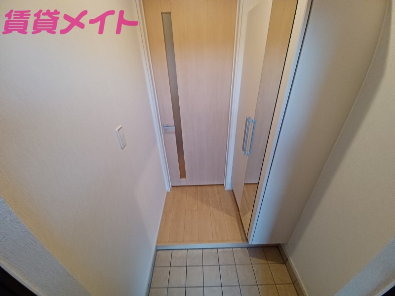 玄関　同型反転タイプ