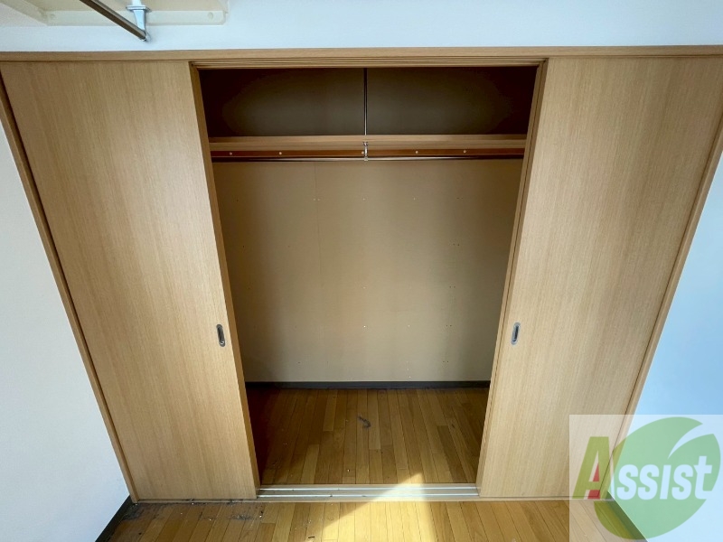 収納　寝室の収納です。部屋がすっきり片付きます。