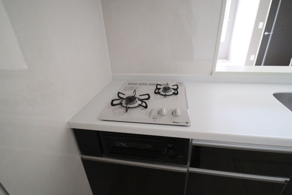 キッチン　※同物件別号室写真となります。