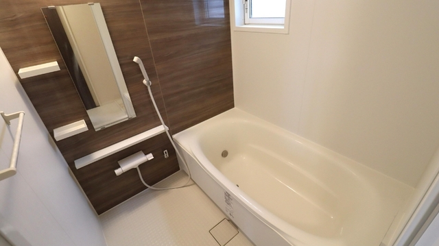 バス・シャワールーム　★足を伸ばせる一坪風呂★