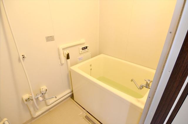 バス・シャワールーム　追い焚き給湯付き