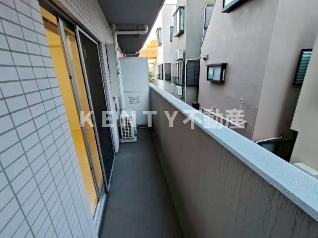 バルコニー　バルコニーがあります