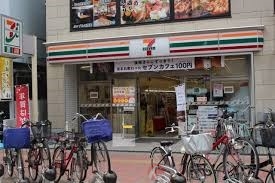 コンビニ　セブンイレブン江坂エスコタウン店（コンビニ）まで281m