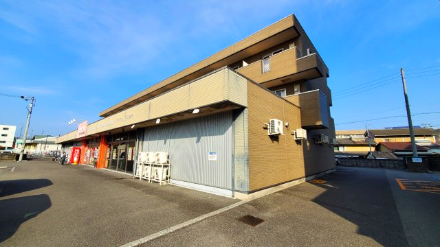 建物外観　2022年2月撮影