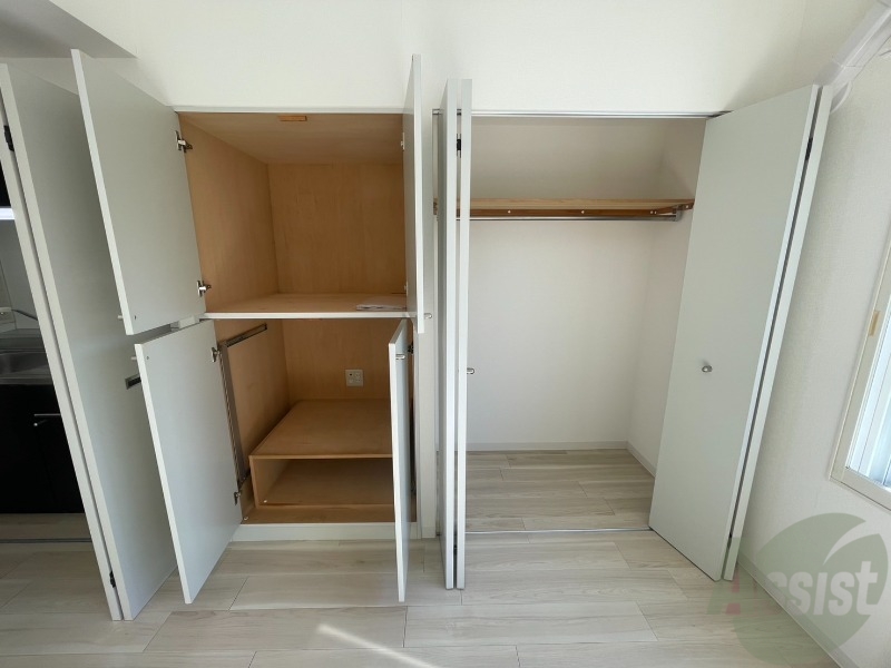 収納　クローゼットは奥行きもあり、荷物が多い方でも安心です。