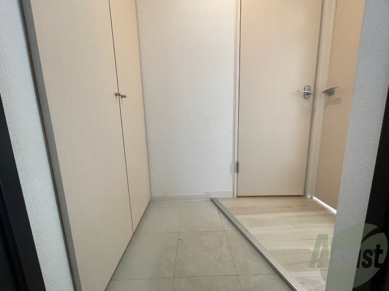 玄関　玄関の様子です。明るい印象ですね。気分もあがりそう。