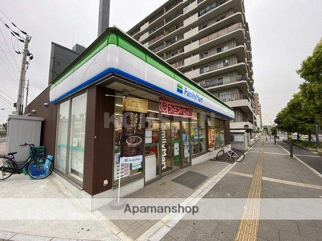 コンビニ　ファミリーマート（コンビニ）まで204m
