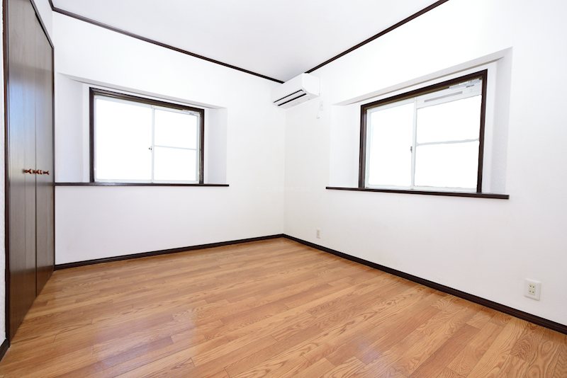 その他　フリーレント２か月　２階東南角部屋　ロフト付き