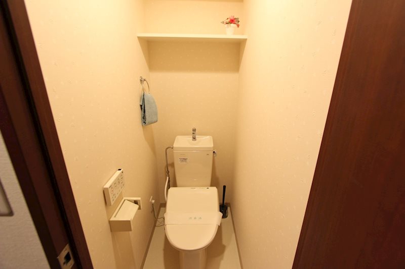 トイレ　落ち着いた色調のトイレです♪