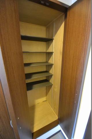 玄関　※別号室参考写真