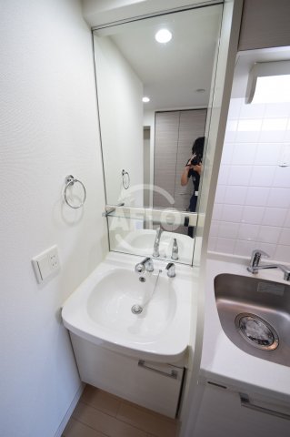 洗面設備　スワンズ心斎橋EAST　独立洗面台