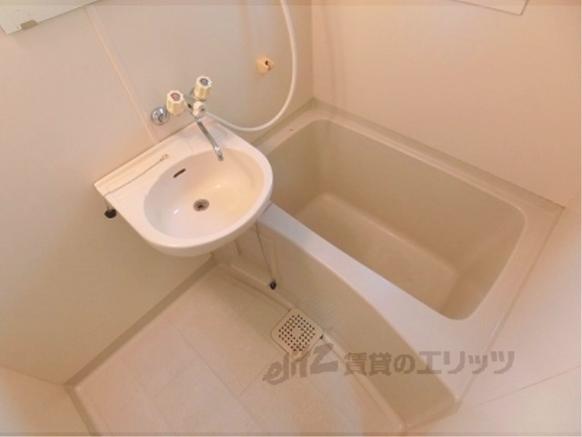 バス・シャワールーム　バス