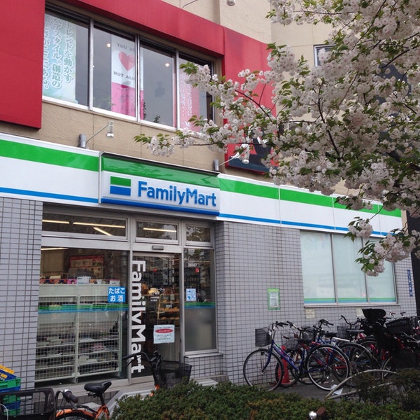 コンビニ　ファミリーマート 三ノ輪店（コンビニ）まで425m