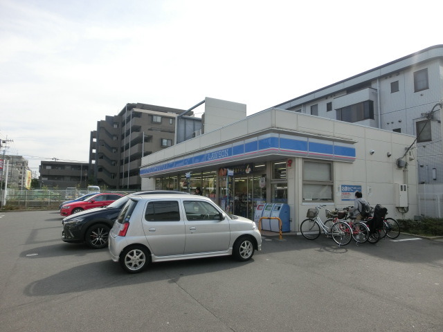コンビニ　ローソン本中山店（コンビニ）まで566m