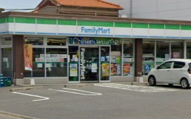 コンビニ　ファミリーマート 中川野田店（コンビニ）まで389m
