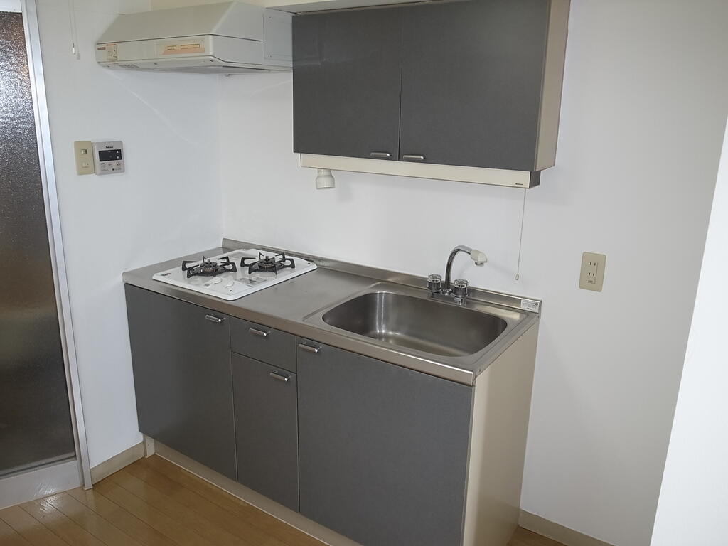 キッチン　同間取り別号室の写真になります。
