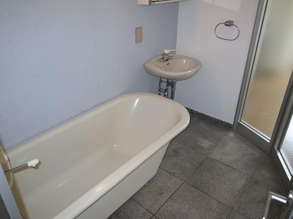 バス・シャワールーム　同間取り別号室の写真になります。