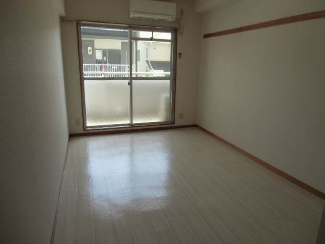 居室・リビング　洋間