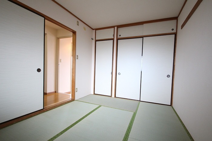 その他部屋・スペース　押入の収納スペースあります