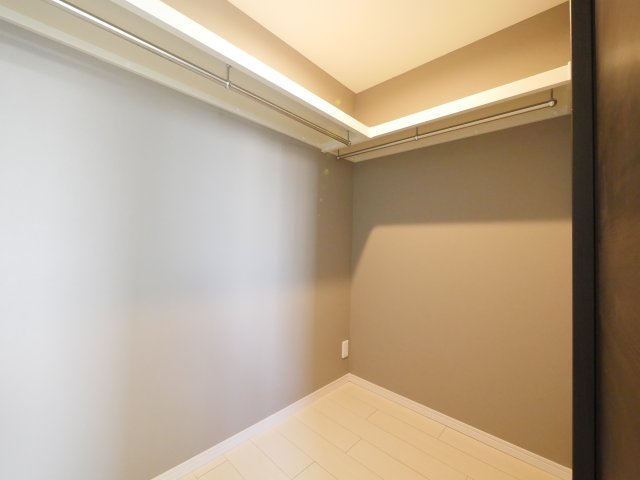 収納　ひろびろとしたウォークインクローゼット