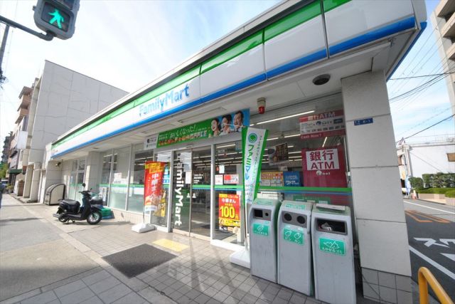 コンビニ　ファミリーマート西淀川柏里店（コンビニ）まで184m