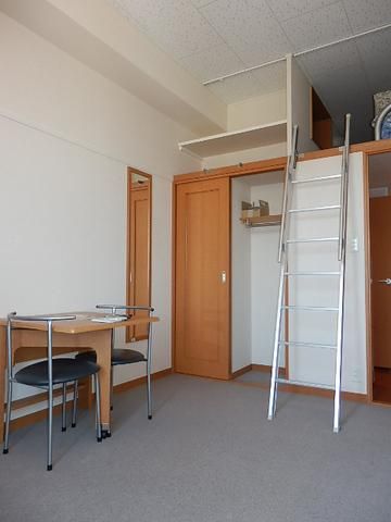 居室・リビング　ロフト付きのお部屋です