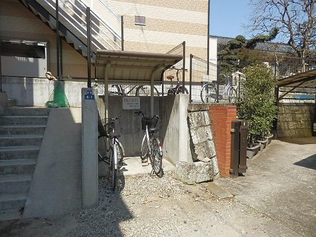 庭　駐輪スペース