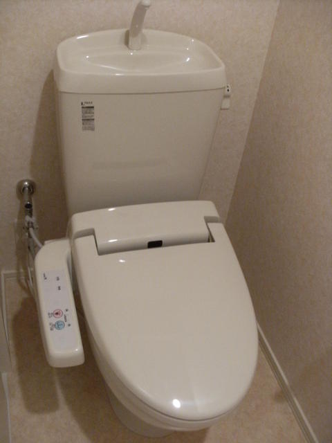 トイレ　ウォシュレット付