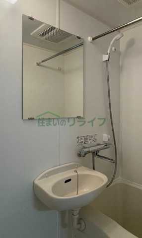 洗面設備　別部屋の参考写真です