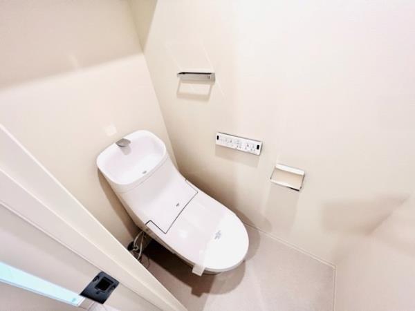 トイレ　清潔感のあるトイレです
