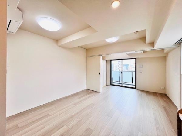 ロビー　ゆったり過ごせるリビングです