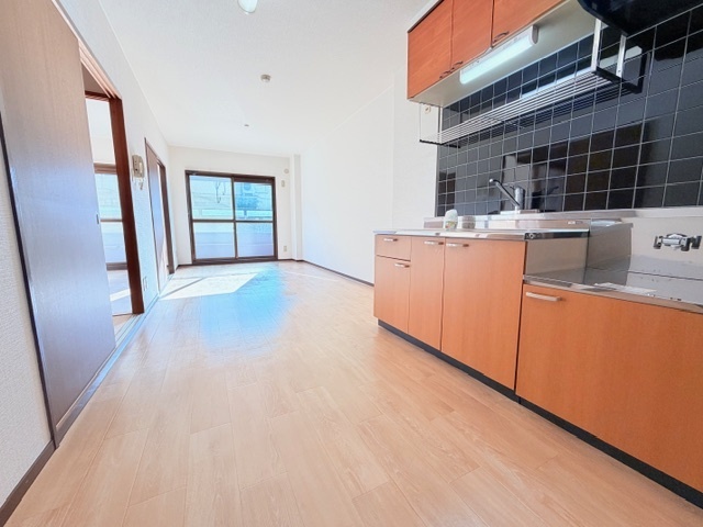 居室・リビング　同タイプの別号室のお部屋写真