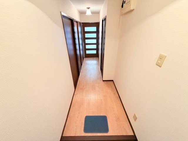 玄関　同タイプの別号室のお部屋写真