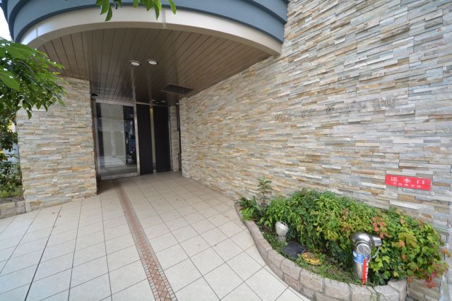 エントランス　アリス・マナーガーデン谷町　エントランス