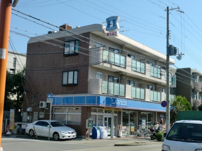 コンビニ　ローソン（コンビニ）まで560m