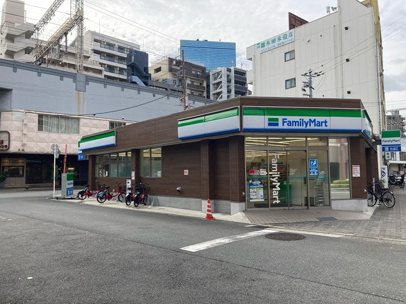 コンビニ　ファミリーマート 京橋店（コンビニ）まで189m