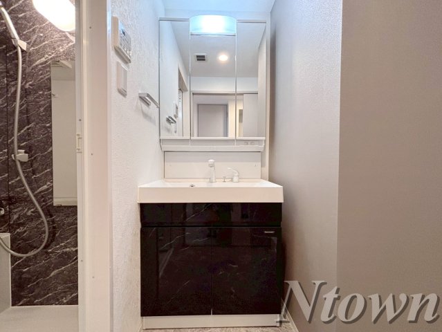 洗面設備　独立洗面化粧台付き