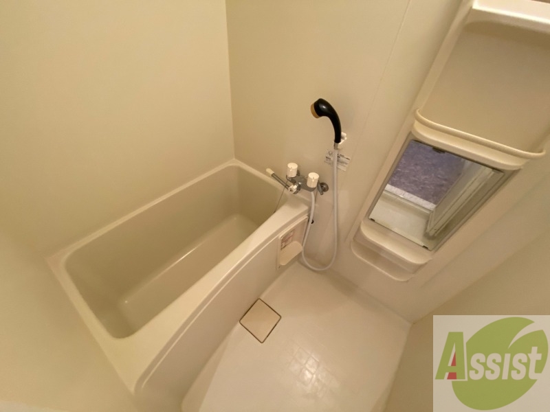 バス・シャワールーム　お風呂になります。一日の疲れを癒してくださいね。