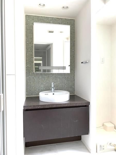 洗面設備　使いやすい洗面所です