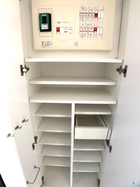 玄関　落ち着いた玄関です