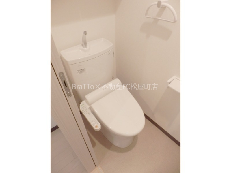 トイレ　トイレ（ウォシュレット付き）