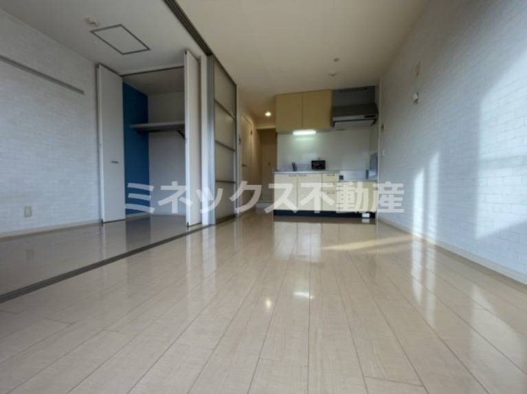 居室・リビング　同タイプのお部屋の写真。現況を優先します。