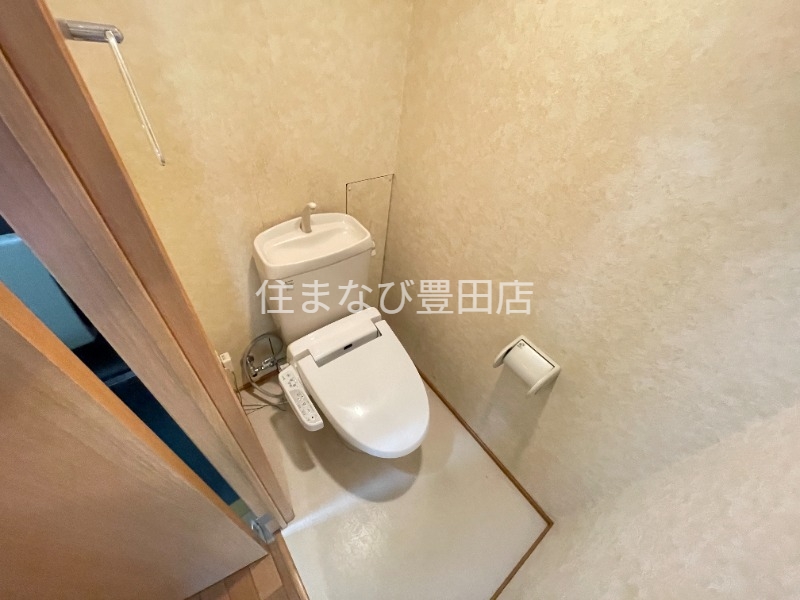 トイレ　別室同型写真